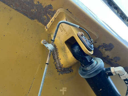 Dumpers articulados 2013 Caterpillar 735B (32)