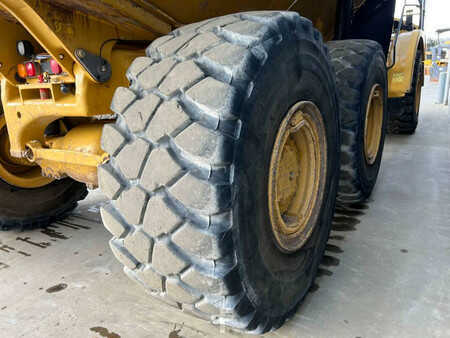 Dumpers articulados 2013 Caterpillar 735B (40)