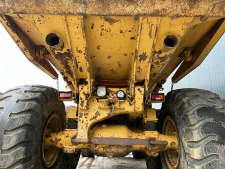 Articulated Dump Trucks 2002 Caterpillar 725 (9)