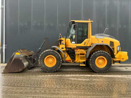 Radlader 2017 Volvo L90H (2)