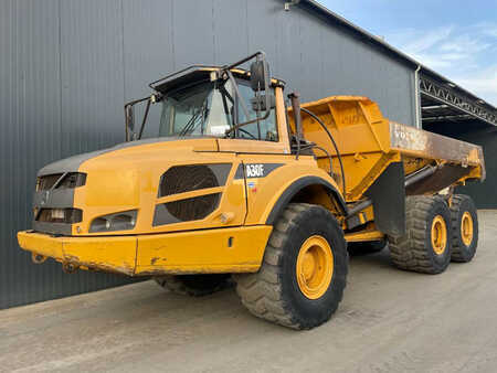 Knickgelenkte Muldenkipper/Dumper 2011 Volvo A30F (1)