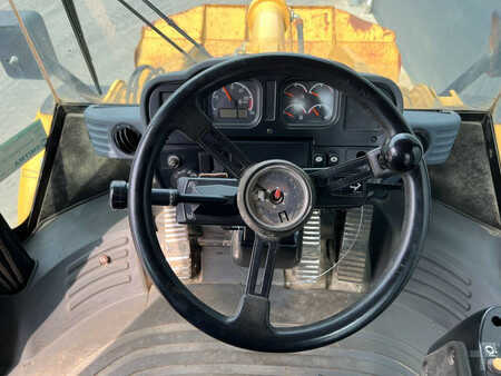 Ładowarki kołowe 2007 Cat 950H - Full Steering (35)