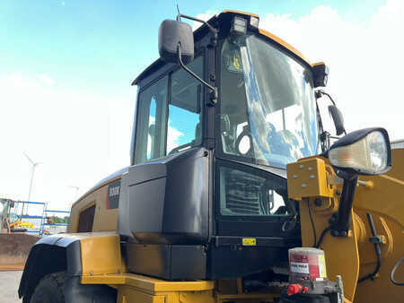Ładowarki kołowe 2012 Cat 930K (22)