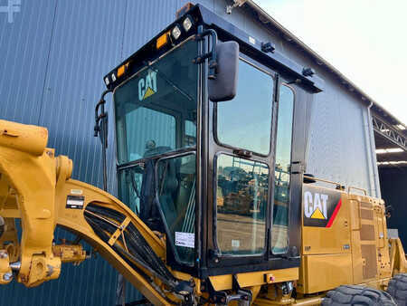 Grejdry 2018 Caterpillar 140K (10)