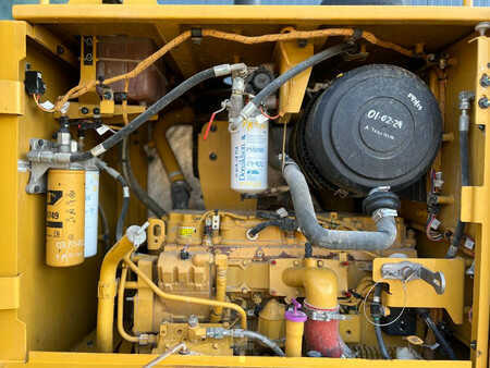 Grejdry 2018 Caterpillar 140K (26)