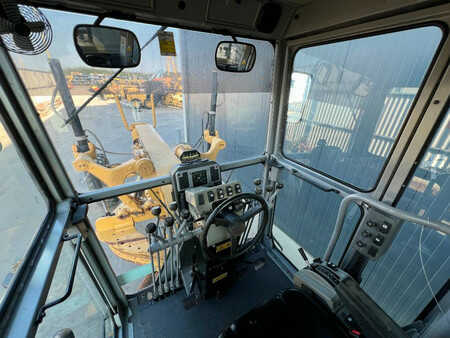 Grejdry 2018 Caterpillar 140K (30)