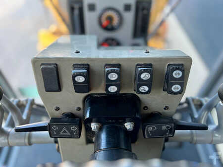 Grejdry 2018 Caterpillar 140K (32)