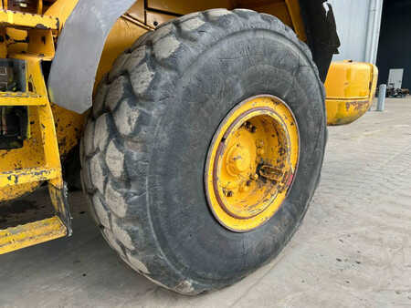 Wheel Loaders 2008 Volvo L120F (21)