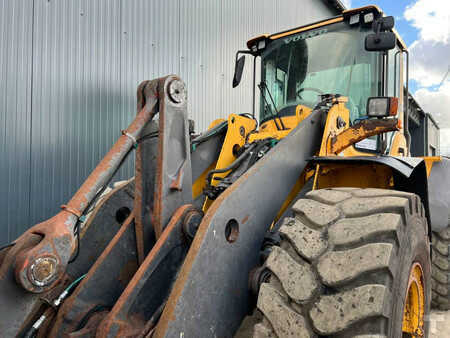 Wheel Loaders 2008 Volvo L120F (25)