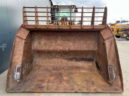 Wheel Loaders 2008 Volvo L120F (26)