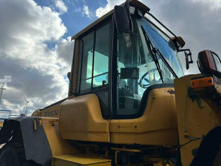 Wheel Loaders 2008 Volvo L120F (30)
