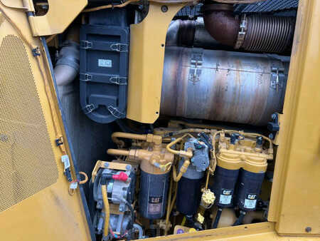Bulldózerek 2019 Caterpillar D8T - CE - New Ripper (37)