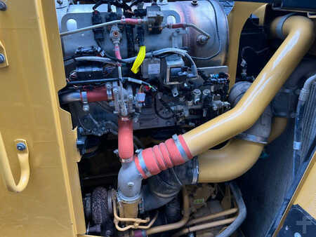 Bulldózerek 2019 Caterpillar D8T - CE - New Ripper (39)