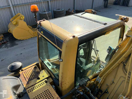 Pelles sur chenilles 2005 Caterpillar 320C L (25)