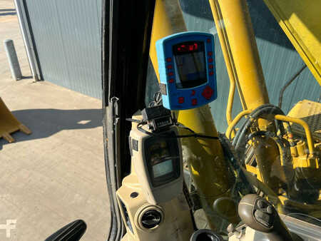 Pelles sur chenilles 2005 Caterpillar 320C L (33)