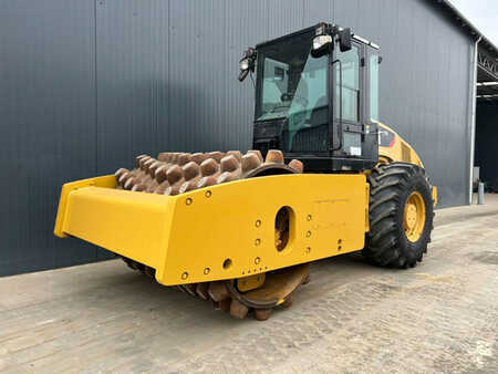 Enkelt tromlekomprimator 2011 Caterpillar CP74 (1)