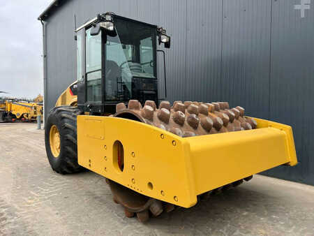 Enkelt tromlekomprimator 2011 Caterpillar CP74 (3)