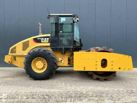 Enkelt tromlekomprimator 2011 Caterpillar CP74 (6)