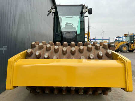 Enkelt tromlekomprimator 2011 Caterpillar CP74 (8)