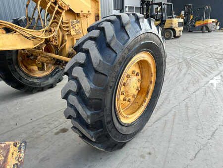 Grader 1981 Caterpillar 140G (38)