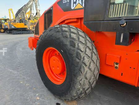 Sestavy válců 2011 Caterpillar CS76 XT (13)
