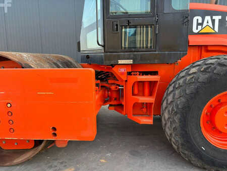 Sestavy válců 2011 Caterpillar CS76 XT (15)