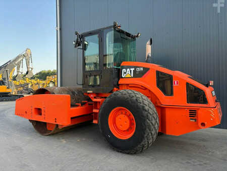 Sestavy válců 2011 Caterpillar CS76 XT (2)