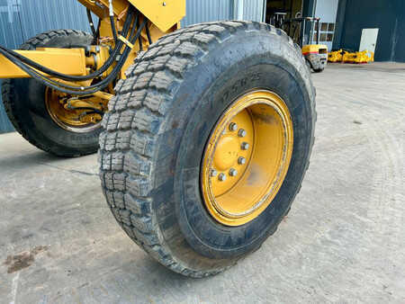 Grejdry 2011 Caterpillar 140M (27)