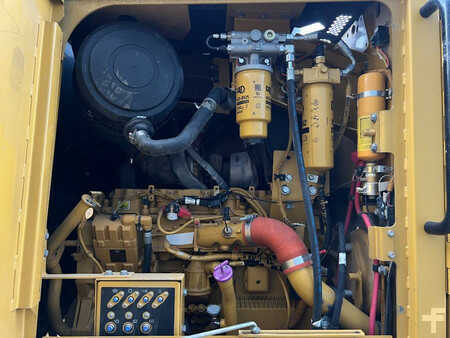 Grejdry 2011 Caterpillar 140M (33)