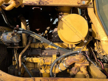 Grondschuivers 1984 Caterpillar D7G (19)