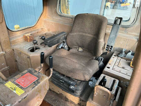 Grondschuivers 1984 Caterpillar D7G (30)