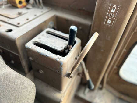 Grondschuivers 1984 Caterpillar D7G (32)