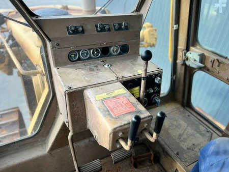 Grondschuivers 1984 Caterpillar D7G (34)