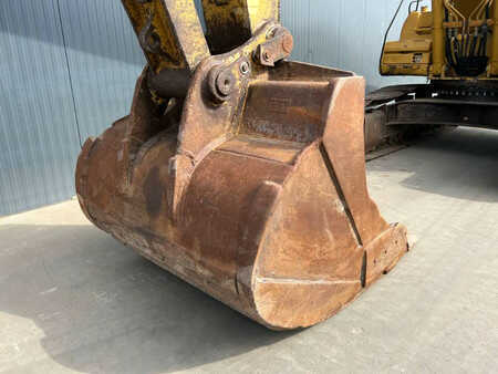 Koparki gąsienicowe 2006 Caterpillar 330D LN (16)