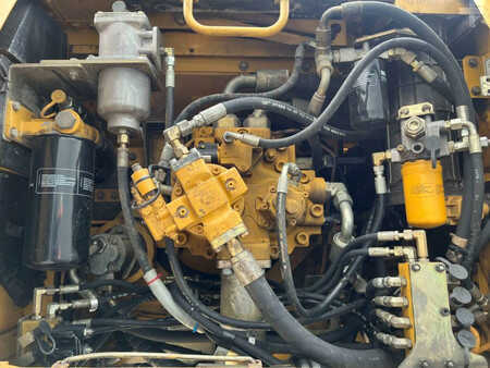 Koparki gąsienicowe 2006 Caterpillar 330D LN (37)