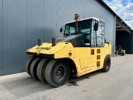 Kumipyöräjyrät  2008 BOMAG BW24R (1)