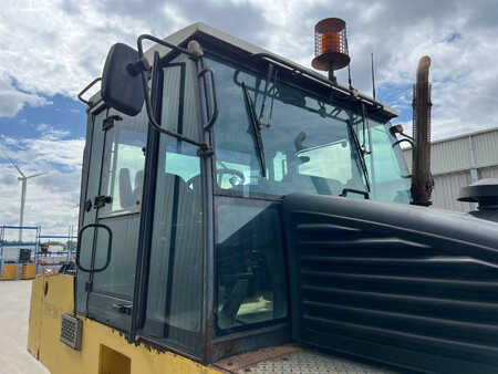 Kumipyöräjyrät  2008 BOMAG BW24R (16)