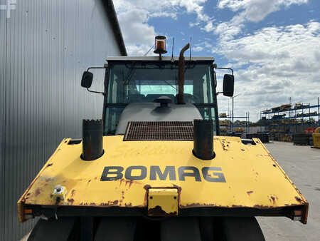 Kumipyöräjyrät  2008 BOMAG BW24R (5)