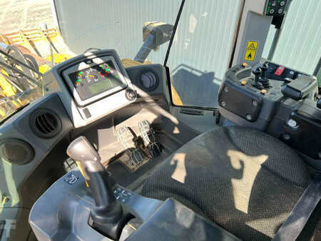 Wheel Loaders 2015 Caterpillar 980M (34)