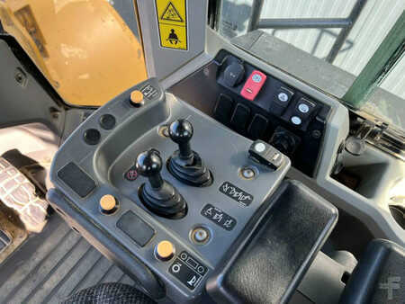 Wheel Loaders 2015 Caterpillar 980M (35)