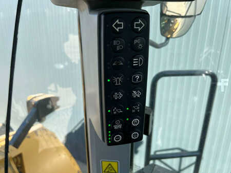 Wheel Loaders 2015 Caterpillar 980M (36)