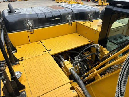 Beltegraver 2017 Caterpillar 330F (17)