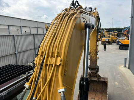 Beltegraver 2017 Caterpillar 330F (22)