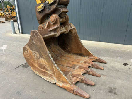 Beltegraver 2017 Caterpillar 330F (32)