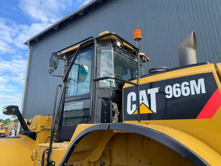 Ładowarki kołowe 2014 Cat 966M (9)