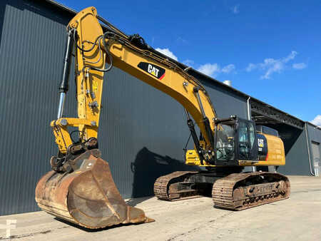 Kettenbagger 2015 Caterpillar 352F (1)
