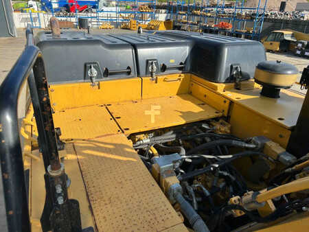 Kettenbagger 2015 Caterpillar 352F (24)