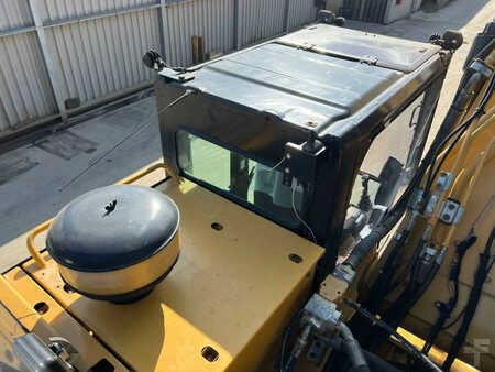 Kettenbagger 2015 Caterpillar 352F (26)