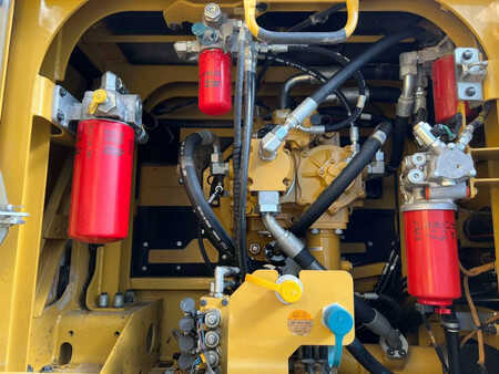 Kettenbagger 2015 Caterpillar 352F (30)