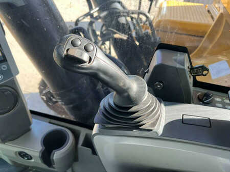 Kettenbagger 2015 Caterpillar 352F (37)